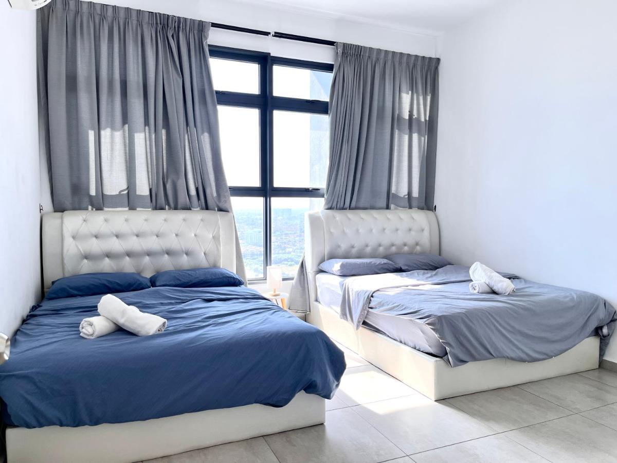 Center Retreat @ Atlantis Residence: Stunning Seaview, Luxury Amenities * Malacca