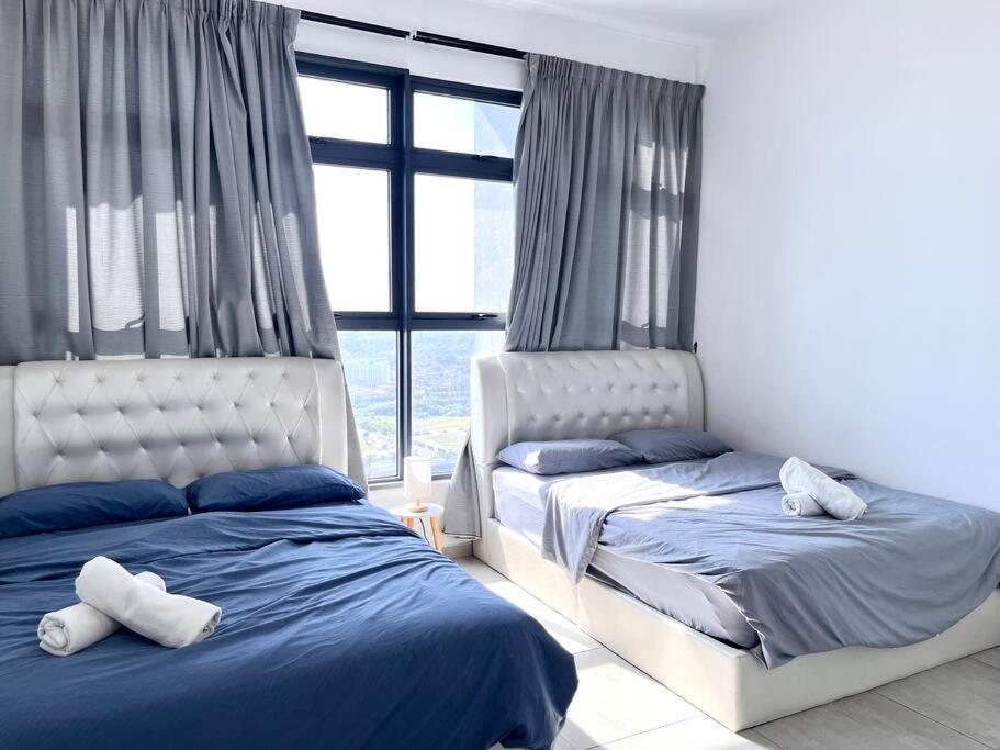 Center Retreat @ Atlantis Residence: Stunning Seaview, Luxury Amenities
