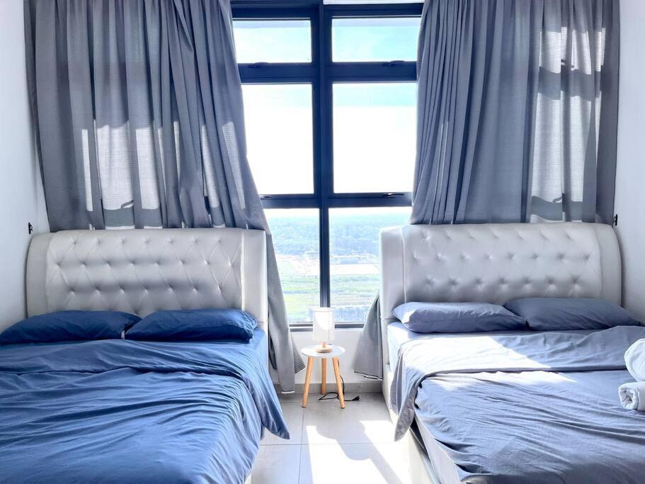 Center Retreat @ Atlantis Residence: Stunning Seaview, Luxury Amenities Malacca