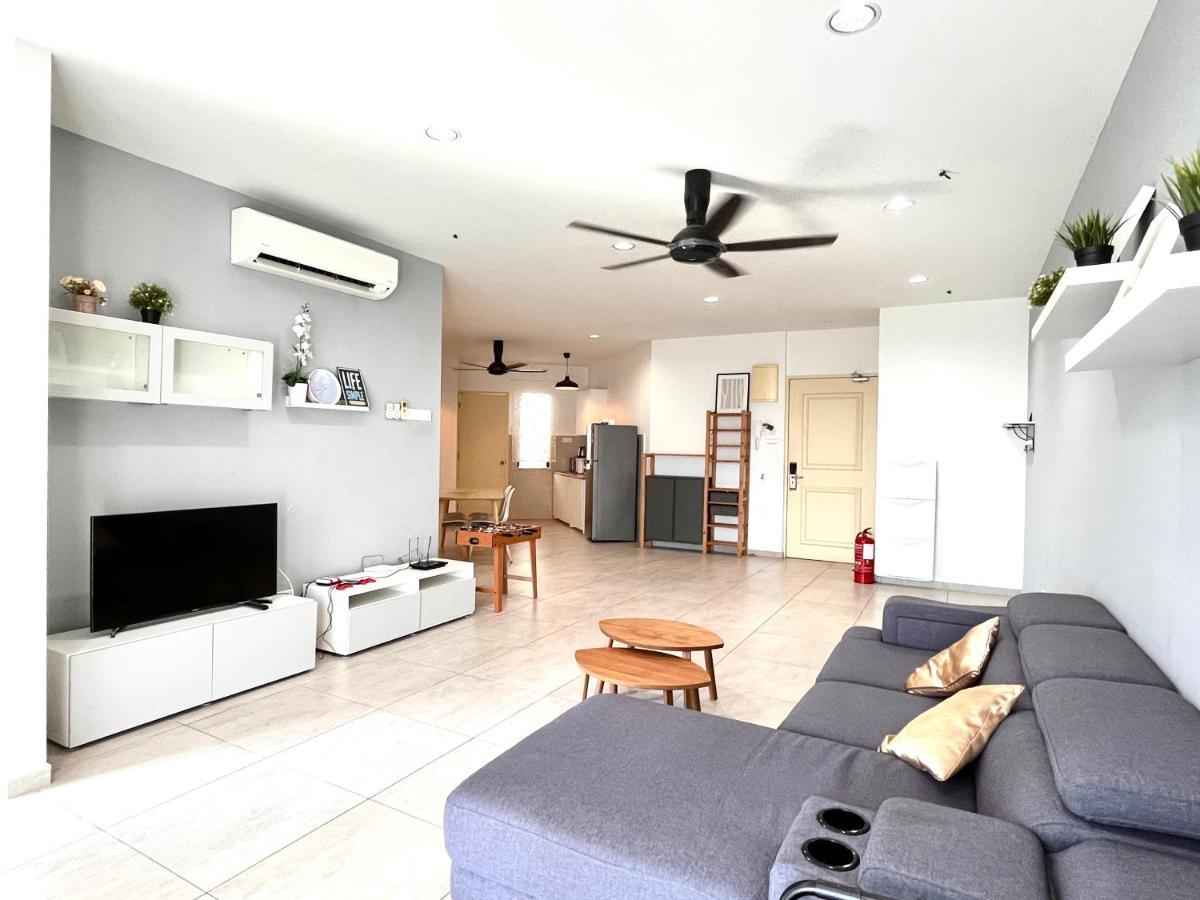Center Retreat @ Atlantis Residence: Stunning Seaview, Luxury Amenities Apartment Malacca