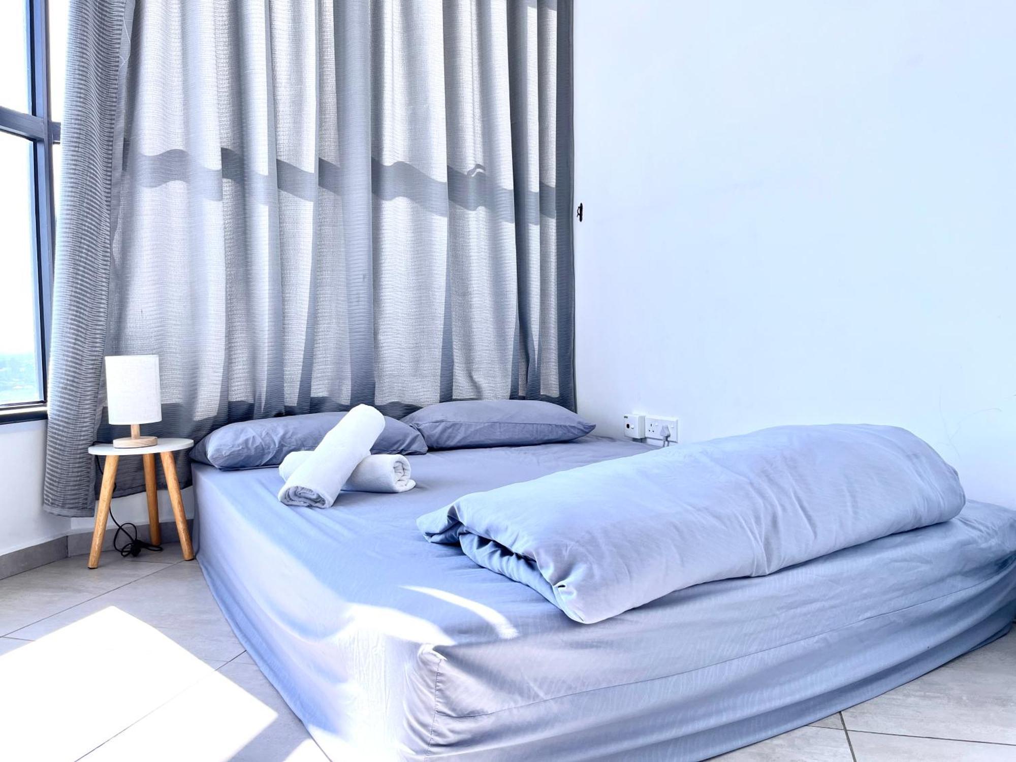 Center Retreat @ Atlantis Residence: Stunning Seaview, Luxury Amenities * Malacca