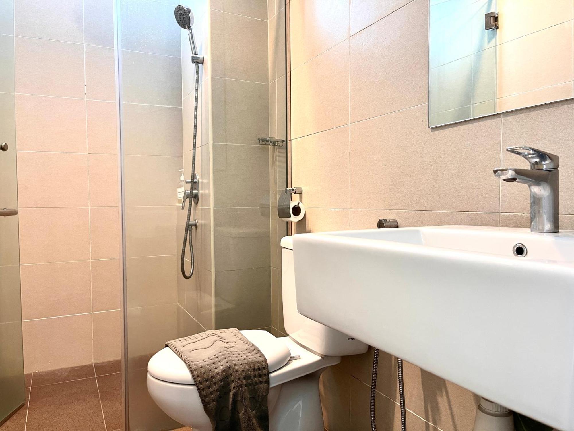 Apartment Center Retreat @ Atlantis Residence: Stunning Seaview, Luxury Amenities Malacca